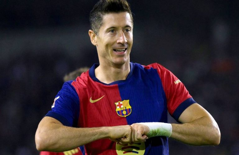 Robert Lewandowski celebrating a goal